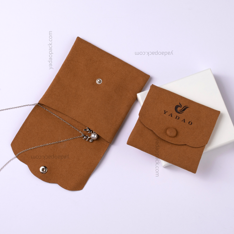 カラメルカラースナップマイクロファイバーポーチブラックロゴ