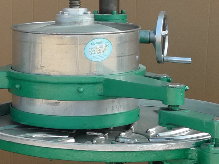 Máy móc Tea Twister