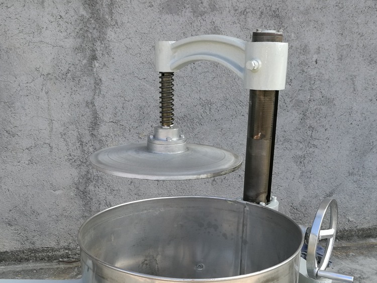 Tea Rolling Machine