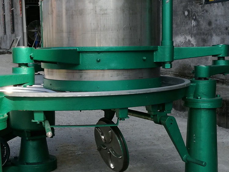 Machine For Twisting Tea