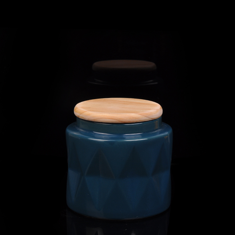Ceramic candle holder with lid