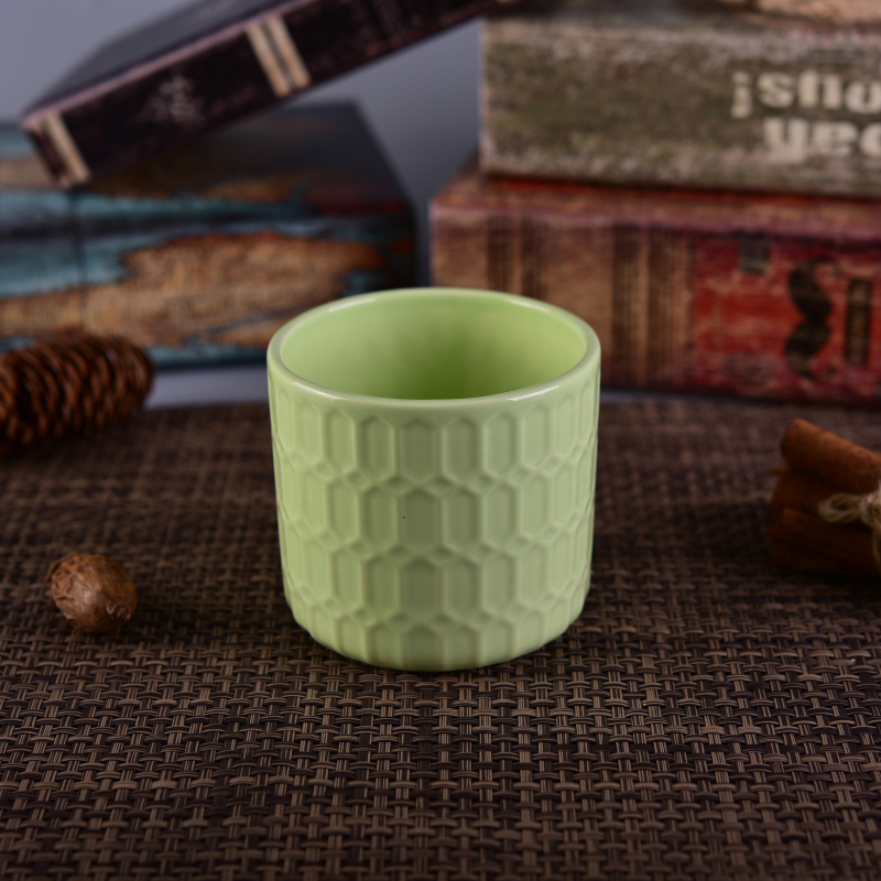 Flower Pattern Debossed Colorful Ceramic Candle Holder With Wooden Lid Flower Pattern Debossed Colorful Ceramic Candle Holder With Wooden Lid
