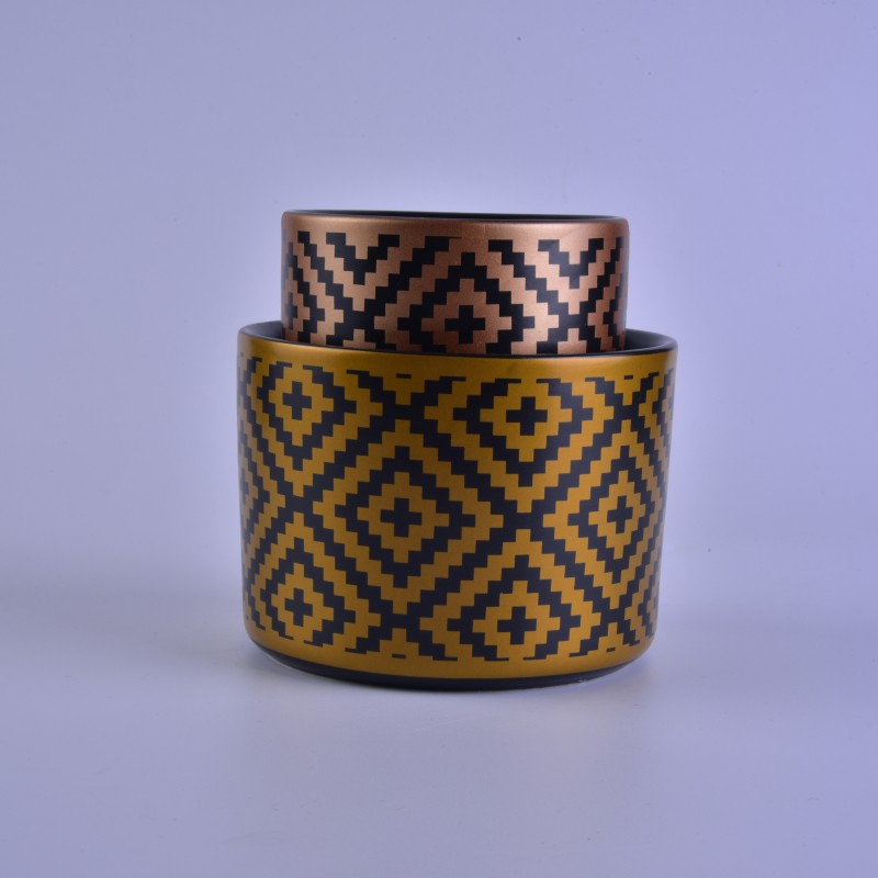 Popular classical scarf pattern on ceramic candle holder