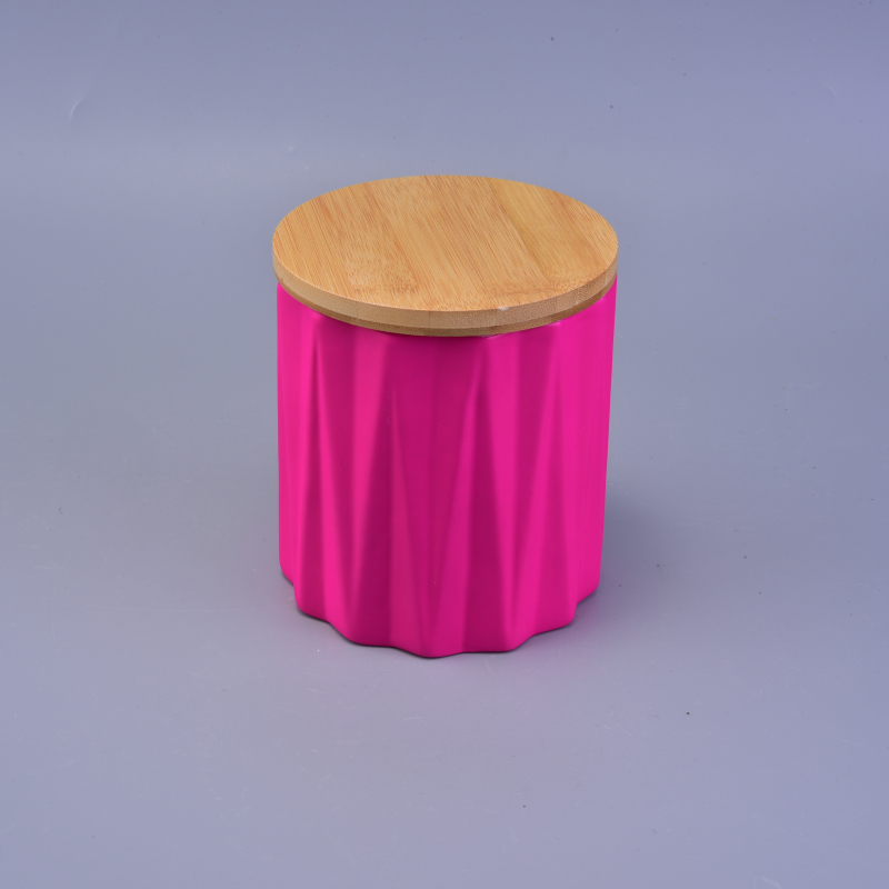 Matt ceramic candle jar with wood lids Matt ceramic candle jar with wood lids