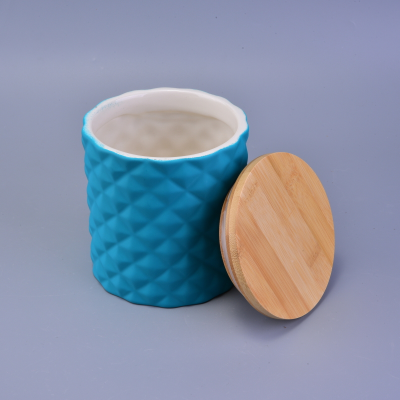 Matt ceramic candle jar with wood lids Matt ceramic candle jar with wood lids