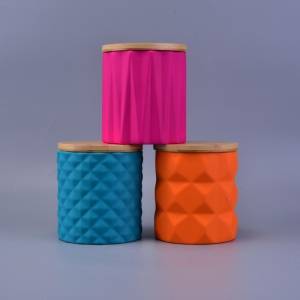 Matt ceramic candle jar na may mga takip ng kahoy