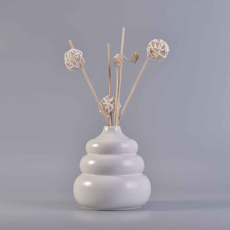 White unique handmade ceramic diffuse bottles wholeasle