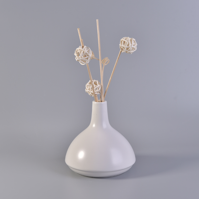 Ceramic oil diffuser bottles