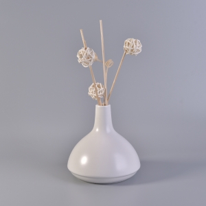 Ceramic oil diffuser bottles