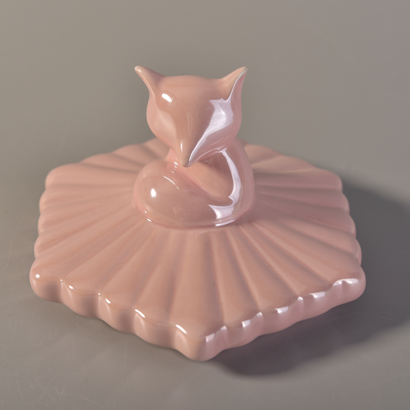 Custom beautiful decorative ceramic candle jar with lids Custom beautiful decorative ceramic candle jar with lids