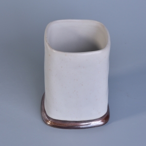 Puting ceramic scented candle vessel
