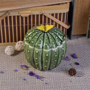 Decorative cactus ceramic candles holder with lid