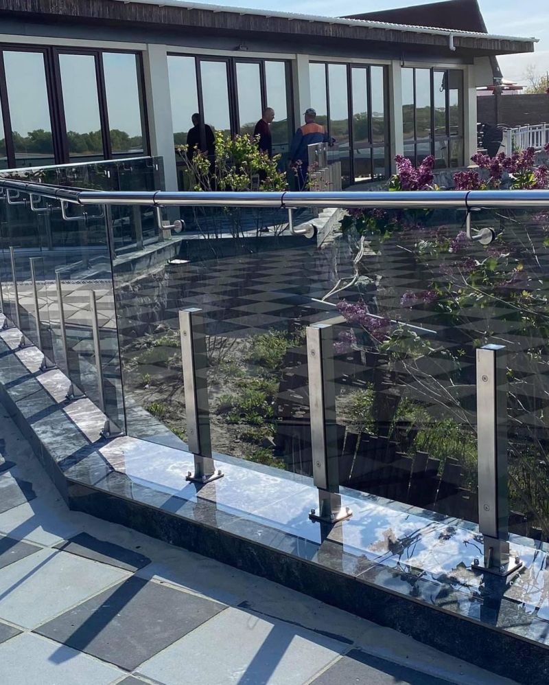 New design short stainless steel balustrade post for frameless glass railing - COPY - gttoq5