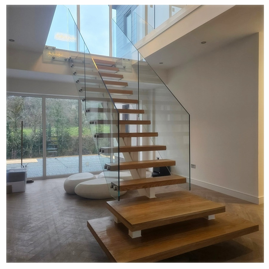 Customized Top-Quality Interior Wooden Treads Modern Floating Staircases and Glass Railing for Villa House