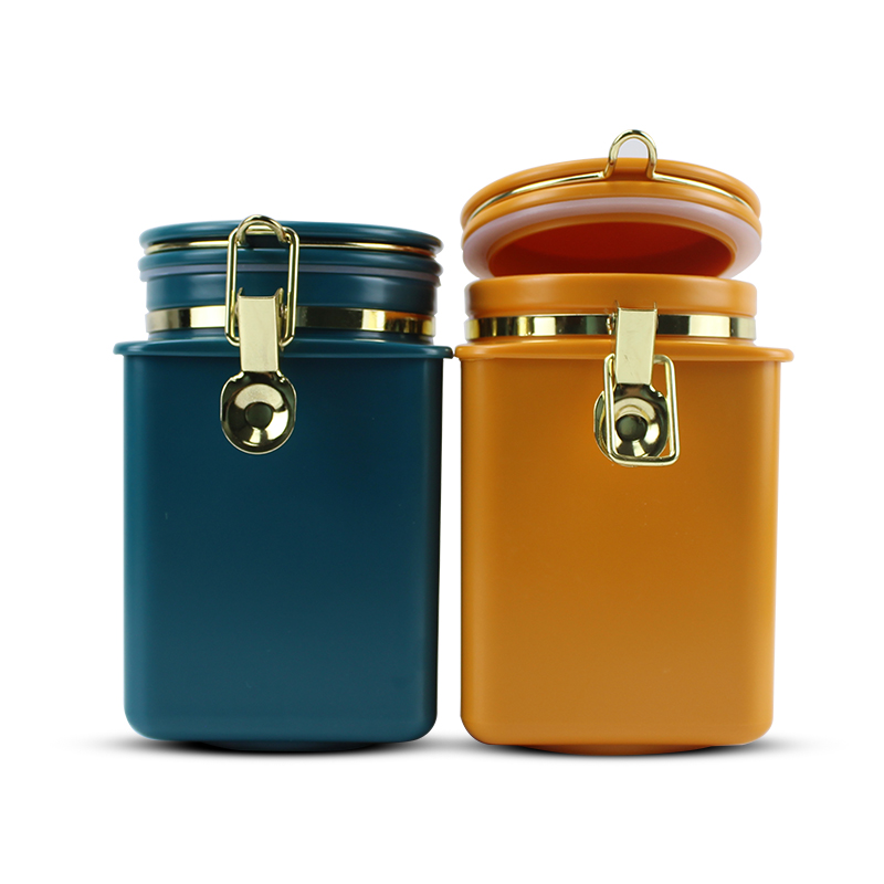 Chine Pot de grains de café carré à large bouche de 1000ml en plastique PP pour emballage alimentaire avec couvercles fabricant Pot de grains de café carré à large bouche de 1000ml en plastique PP pour emballage alimentaire avec couvercles
