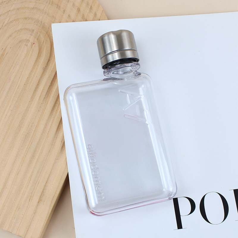 Chine Nouvelle conception personnalisée 190 ml 500 ml 800 ml cahier plat bouteilles à boire réutilisable carré clair mémo en plastique bouteilles d'eau de sport fabricant Nouvelle conception personnalisée 190 ml 500 ml 800 ml cahier plat bouteilles à boire réutilisable carré clair mémo en plastique bouteilles d'eau de sport