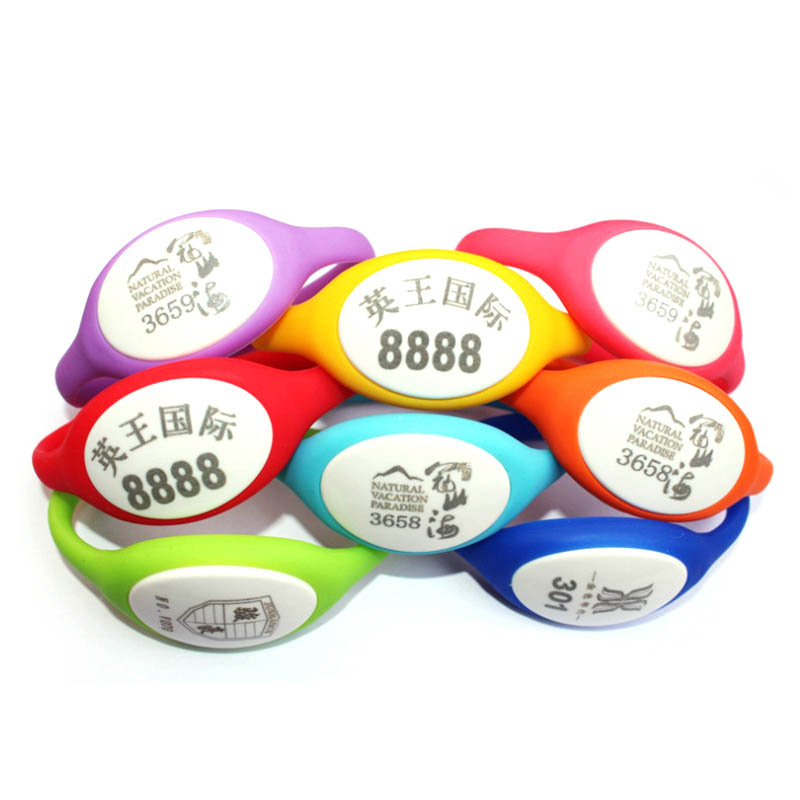 高品质的儿童识别腕带手镯徽标手镯腕带，用于储物柜锁