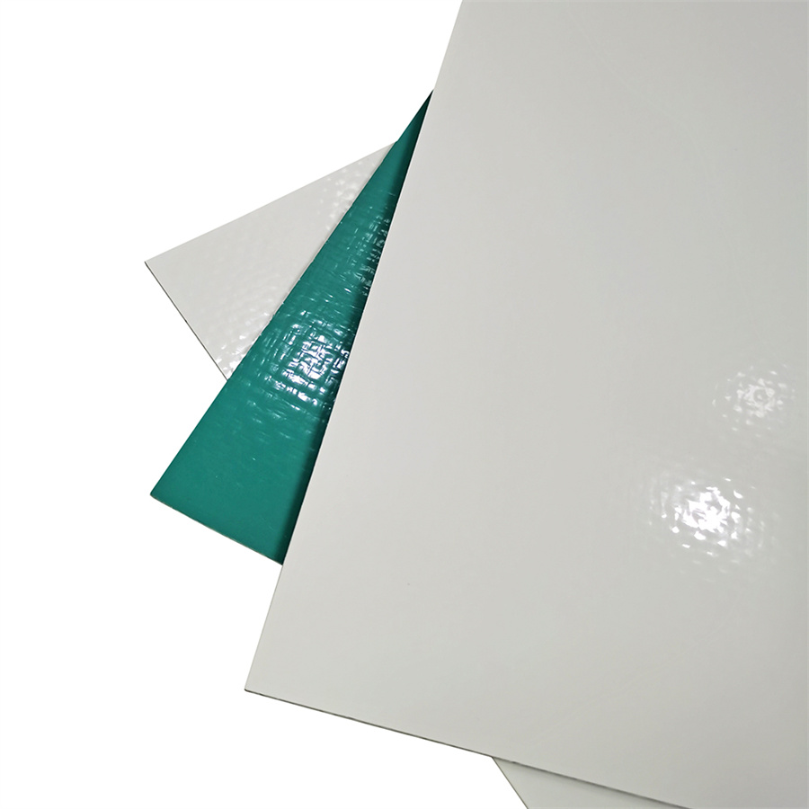 การตกแต่งป้องกันการกัดกร่อนไฟเบอร์กลาสทอจากผนัง FRP สีขาวเรียบ