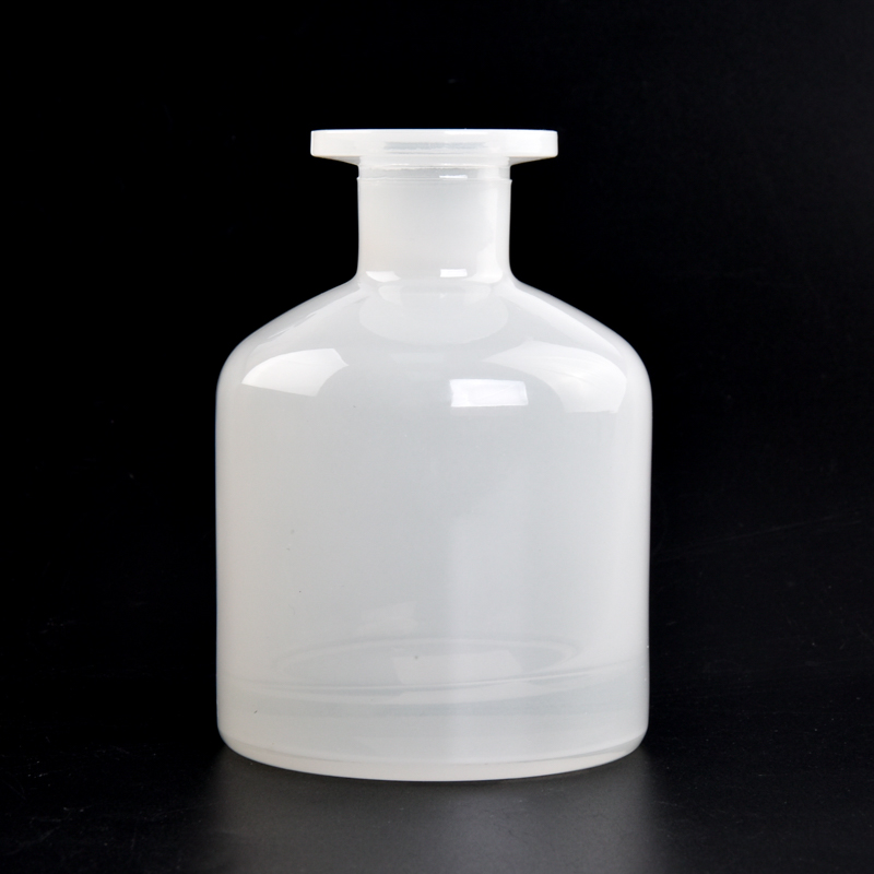 Luxury white reed diffuser bottles perfume aroma bottles