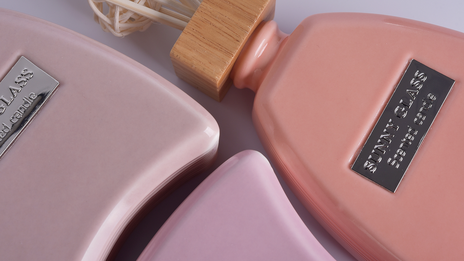 Fragrance ceramic aroma diffuser bottle with reed for home decor wholesale