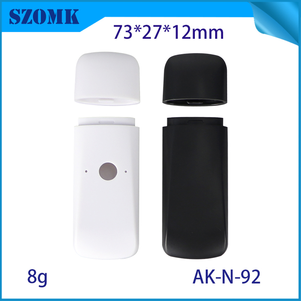  73*27*12 mm AK-N-92 USB Wireless Gateway Shell-Tür verbietet das Remote-Mobiltelefon-Steuerungsmodul WiFi Electrical Plastic Box
