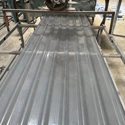 FRP oluklu şeffaf oluklu çatı kaplama levhaları satılık tedarikçi Çin