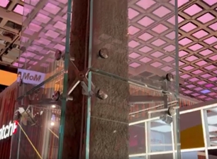 Columna de vidrio laminado ultra claro