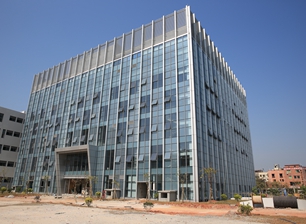 energy-saving effect of building glass curtain walls