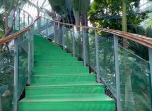 Bakod na Salamin Sa Greenhouse