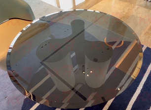 ክብ ብርጭቆ ጠረጴዛ