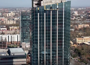 ከፍተኛ-ከፍ ያለ ሕንፃ የመስታወት መጋረጃ ግድግዳ