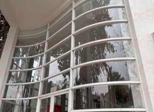 Kính mặt tiền nhà