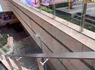 ការអនុវត្តកញ្ចក់របងមិនទៀងទាត់