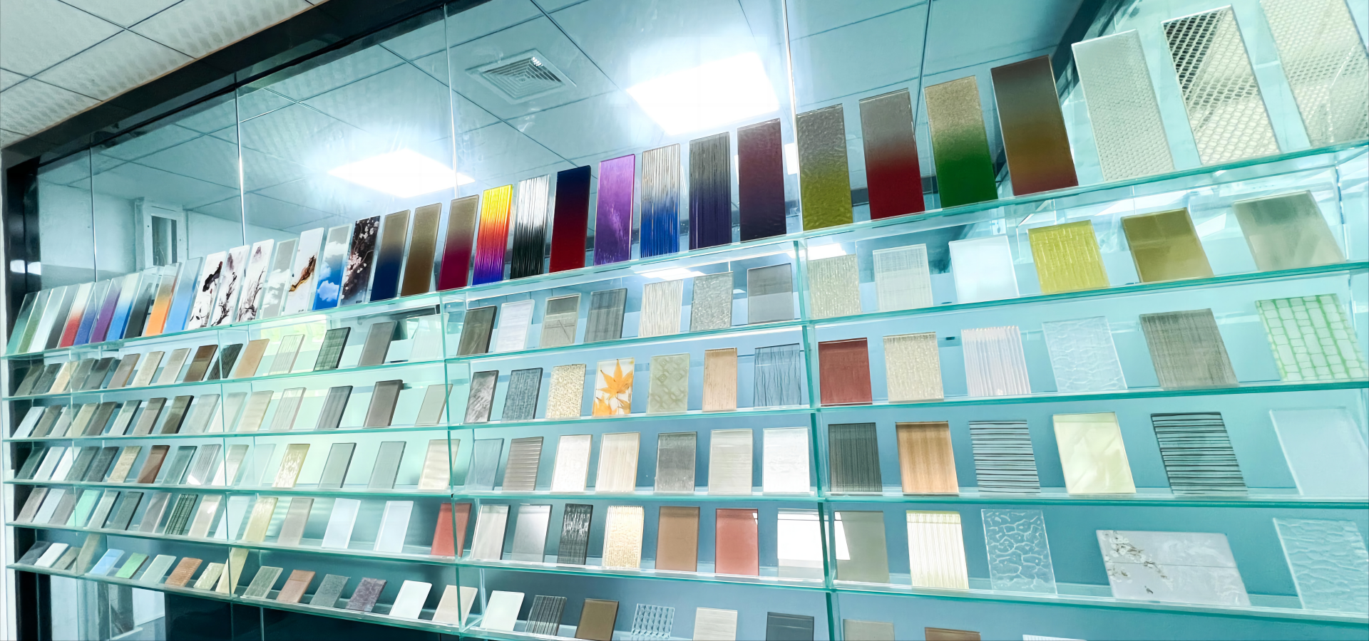 vetro decorativo interno della doccia dell'hotel