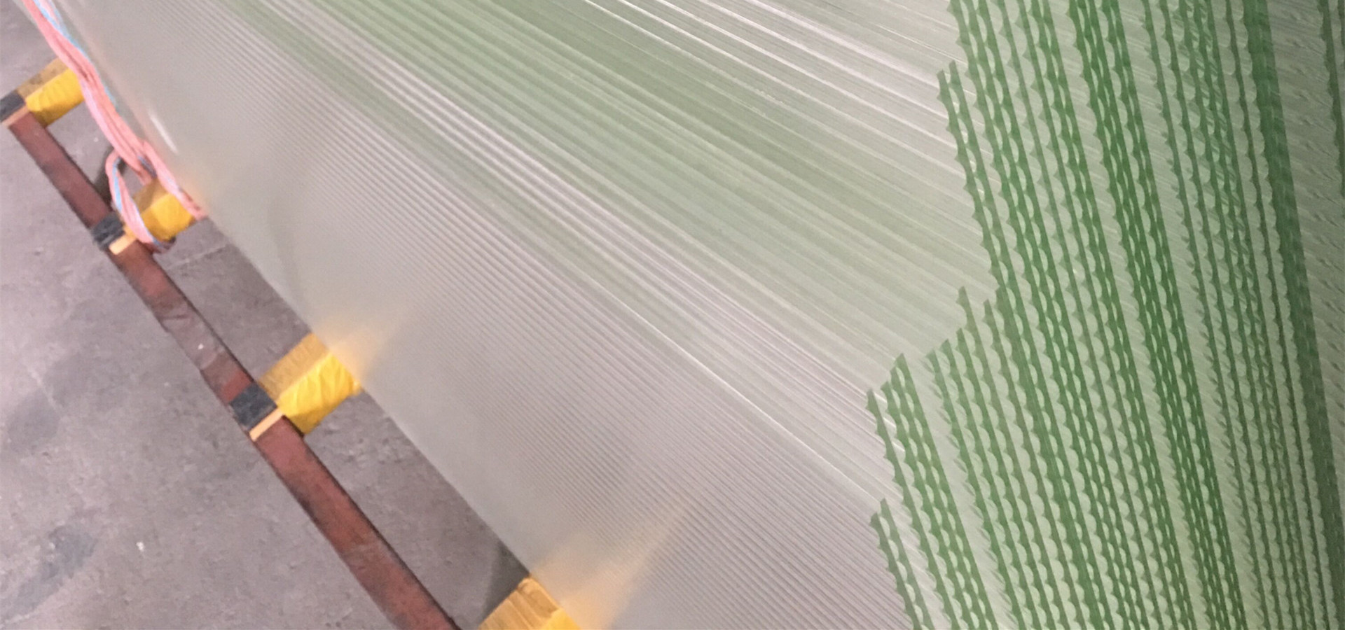 fornitore di vetro scanalato prezzo del vetro scanalato vetro flute vetro moru decorativo 4mm 5mm 6mm 8mm 10mm 12mm