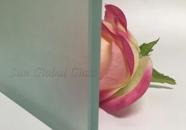 Shenzhen Sun Global Glass eleva gli standard architettonici globali con innovazioni certificate in vetro temperato Shenzhen Sun Global Glass eleva gli standard architettonici globali con innovazioni certificate in vetro temperato