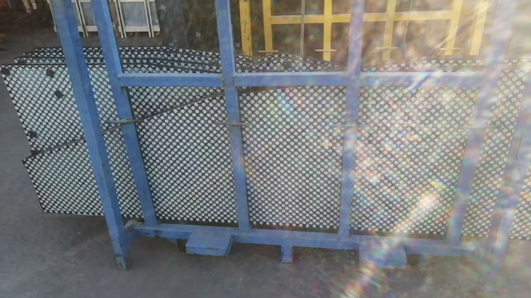 Low-E laminated glass