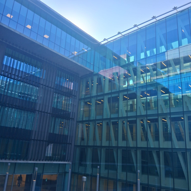 12mm tempered glass fin facade installation in Chile