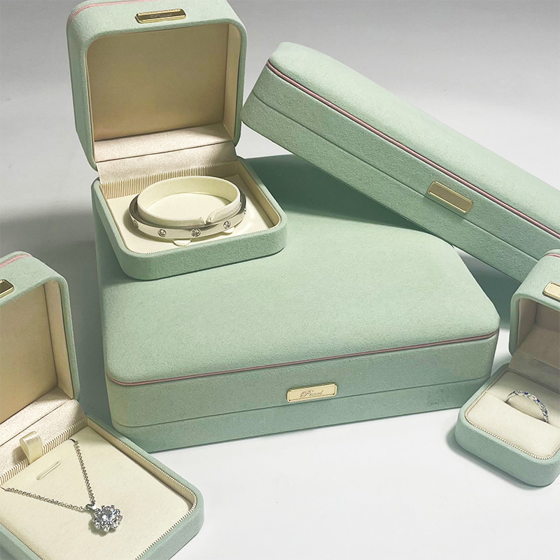 Светло-зеленая пластина с логотипом, покрытая микрофиброй, изготовленная на заказ, новый стиль дизайна упаковки ювелирного магазина