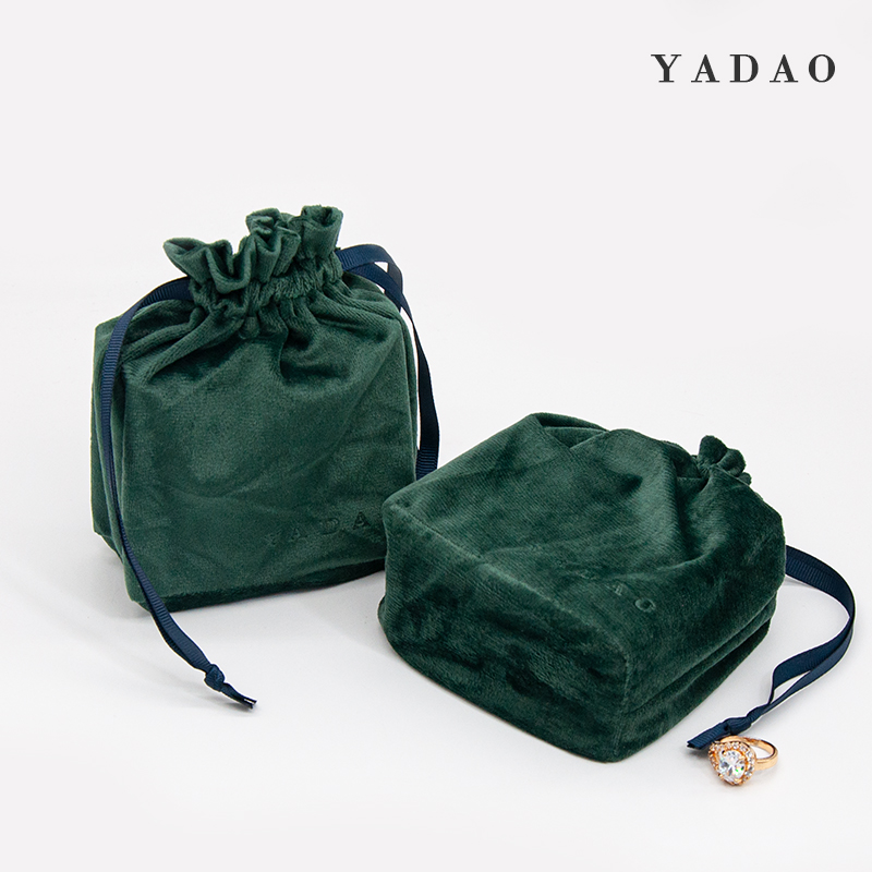 Christmas green velvet drawstring pouch with special design