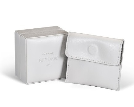 กระดุมแม่เหล็กหนังสีขาวบริสุทธิ์เครื่องประดับแหวนต่างหูกระเป๋าใบเล็กน่ารัก