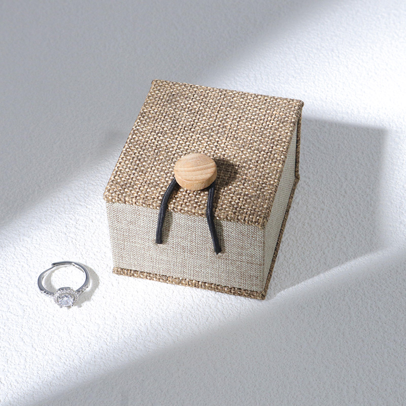 古典的なプラスチックボックスナチュラルリネンジュエリー包装ボックスリングギフトボックス