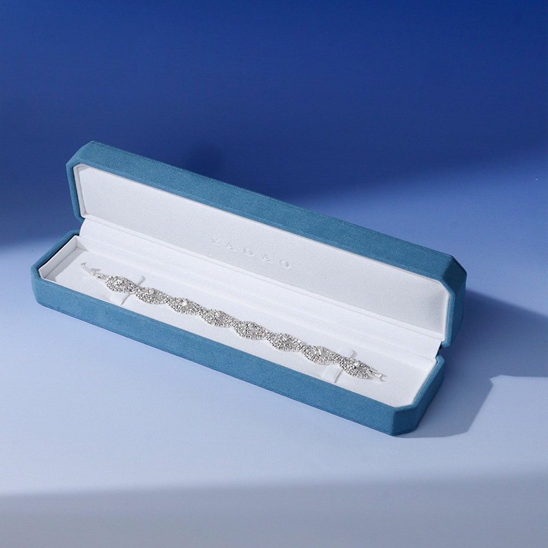 quality long bracelet box plastic jewelry box microfiber jewelry box bracelet chain packaging box