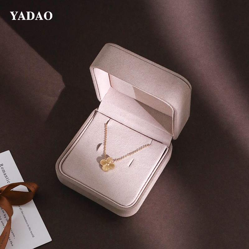 high quality jewelry box microfiber plastic pendant packaging jewelry box