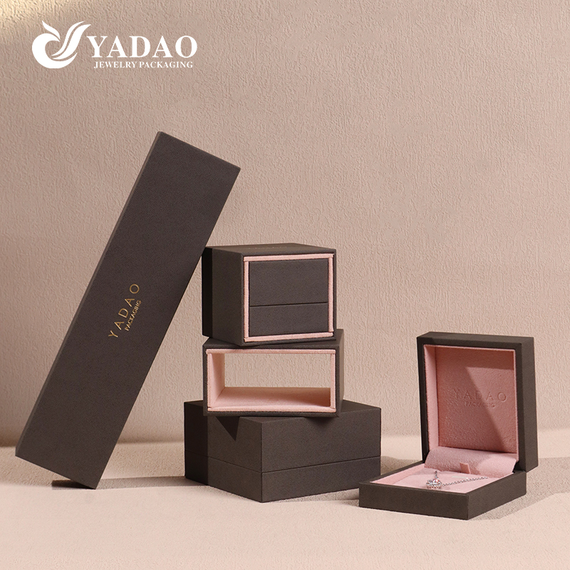 YADAO ブラウン ドロワー ジュエリー ボックス – リング、ペンダント、バングル、ブレスレット用のプレミアム特殊紙とマイクロファイバーのパッケージ