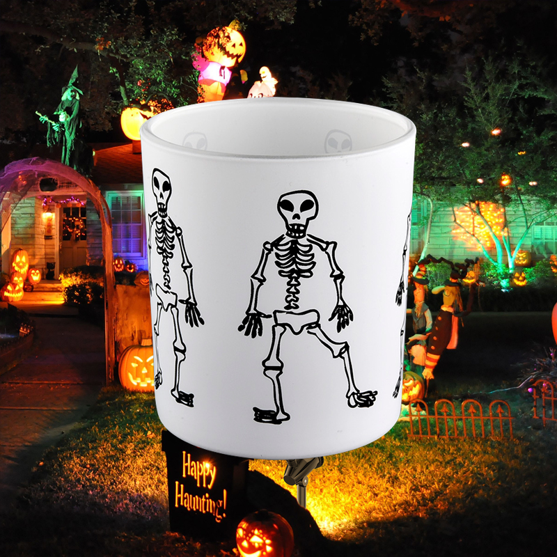Fabriksdirekte Halloween hvid matte stearinlyskrukke med sort kranium mand graffiti mønster