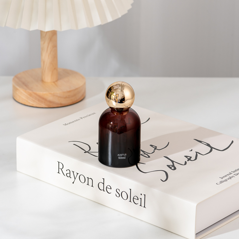 زجاجات عطر ذات غطاء كروي مذهّب للبيع بالجملة باللون البني الكهرماني