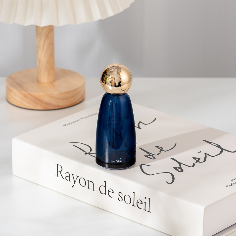 زجاجة عطر ذات طراز فاخر خفيف سعة 50 مل