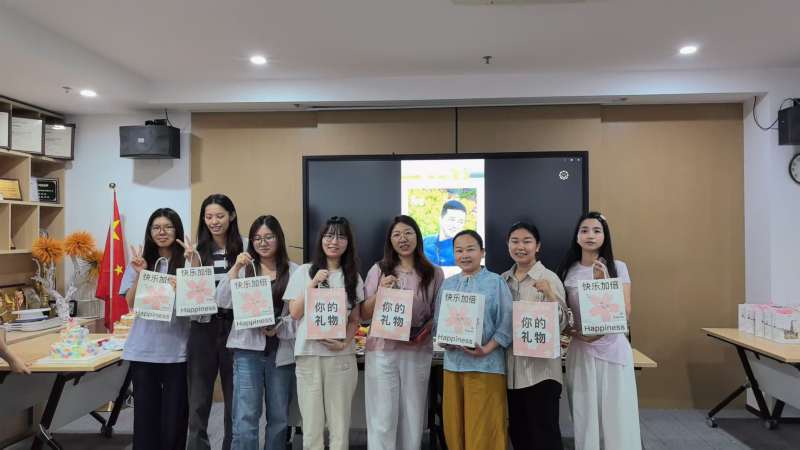 Happy Family, Warm Moments Together Sunny Group Q1 Birthday Celebration Concludes Successfully