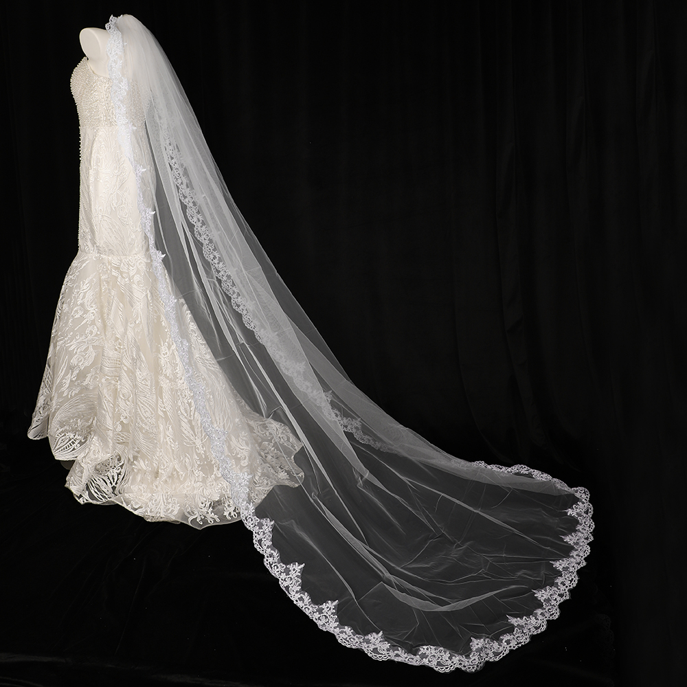 CYG Wholesale 3-meter Romantic Bridal Veil Organdy Embroidered Pattern with Comb